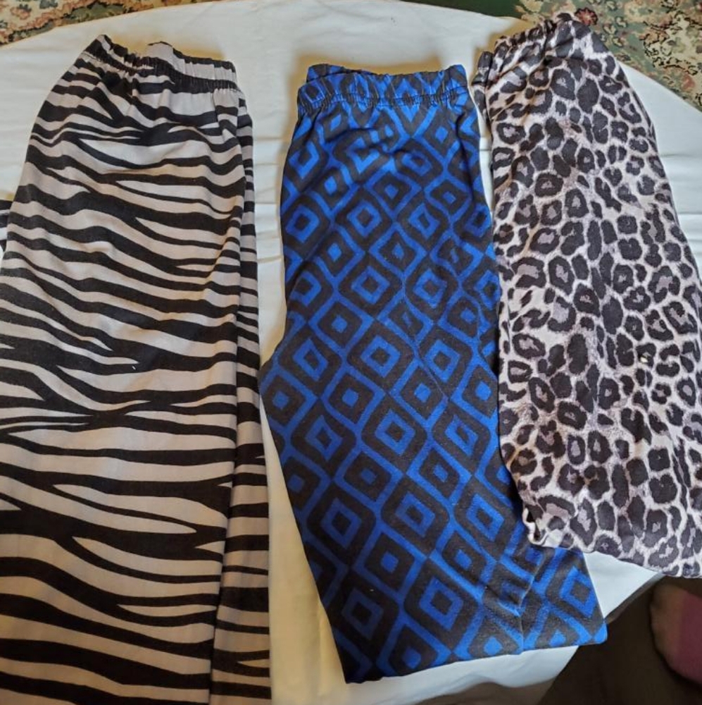 3 pairs of golden black legging